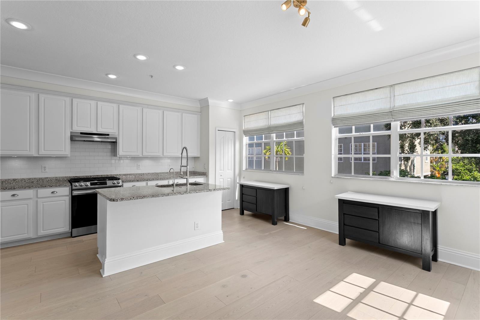 Image 11 of 57 For 1441 Harbour Walk Road