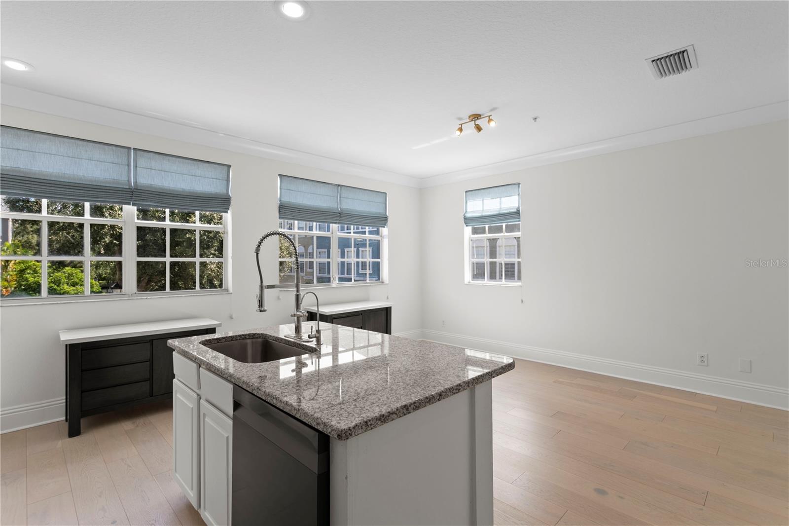 Image 18 of 57 For 1441 Harbour Walk Road
