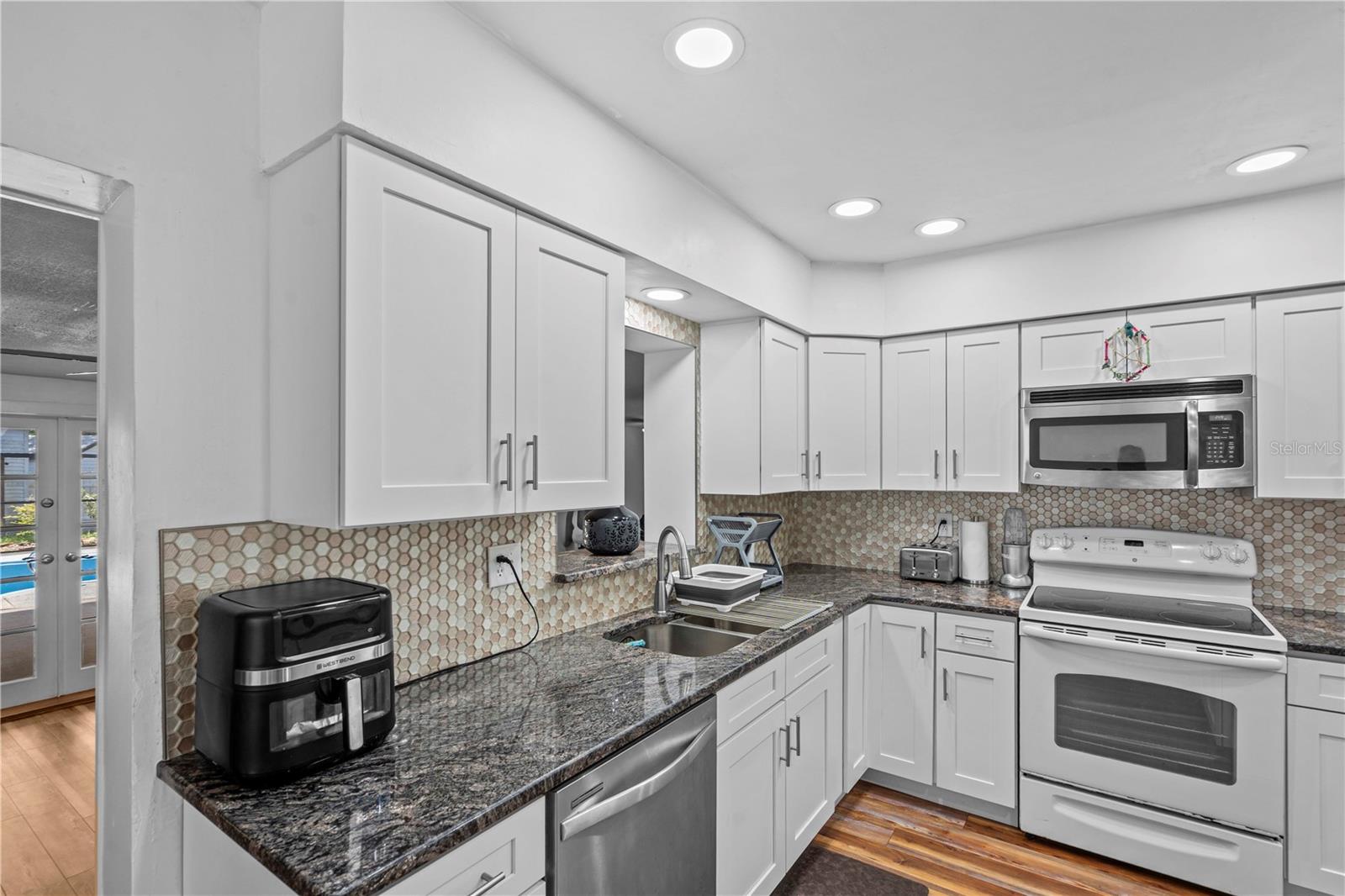 Image 24 of 44 For 615 Echo Drive