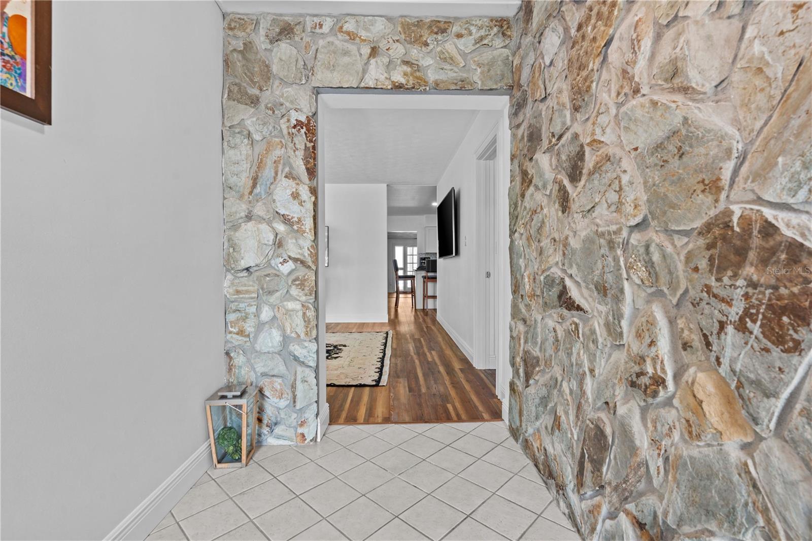 Image 4 of 44 For 615 Echo Drive