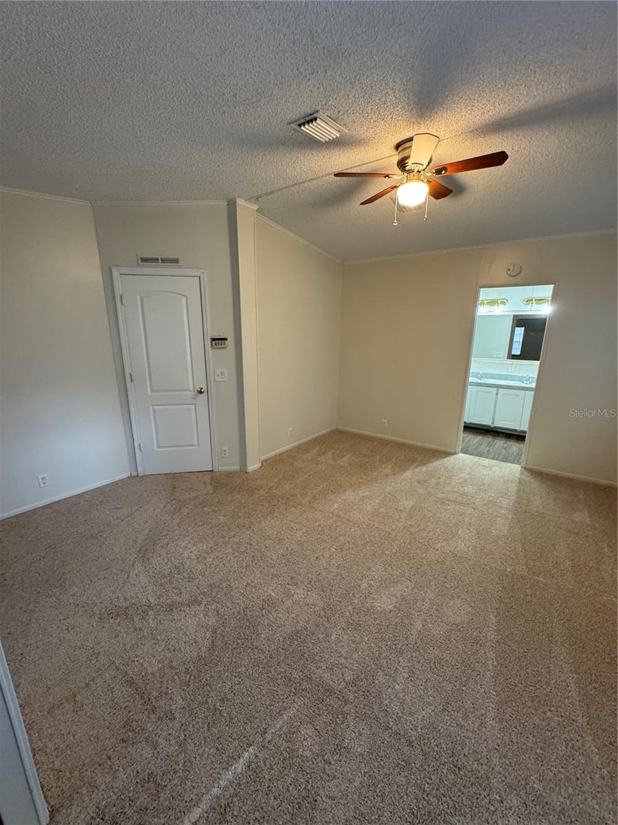 Image 13 of 24 For 5701 33rd Court