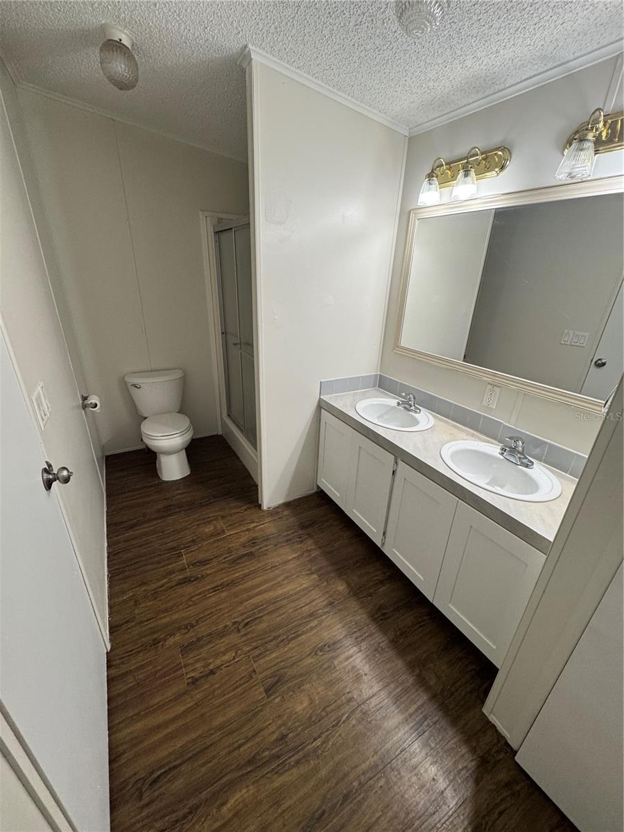 Image 16 of 24 For 5701 33rd Court