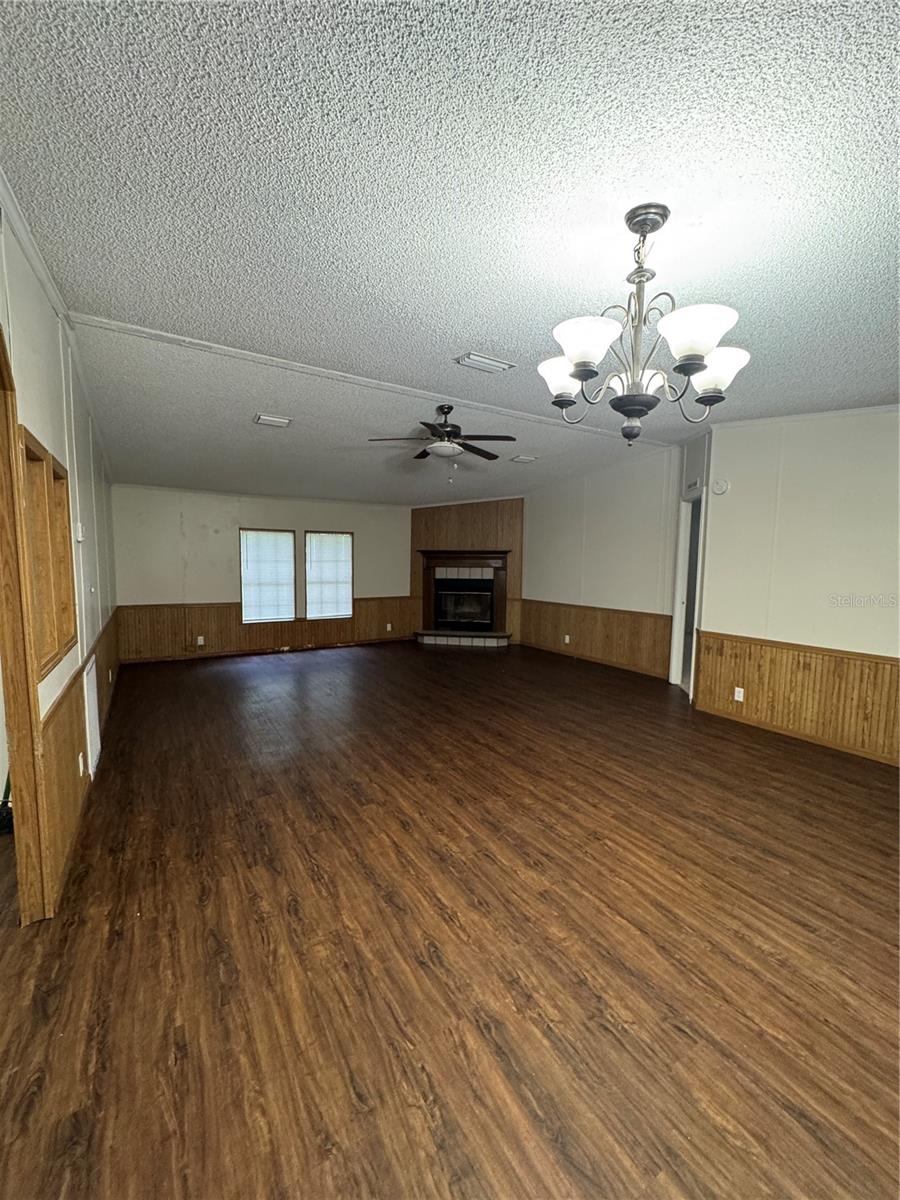 Image 6 of 24 For 5701 33rd Court
