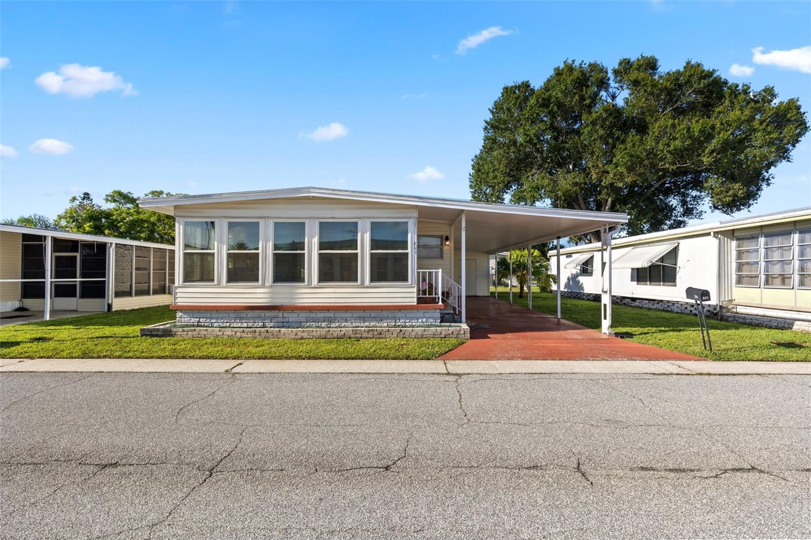 Image 15 of 52 For 245 Pelican Drive N