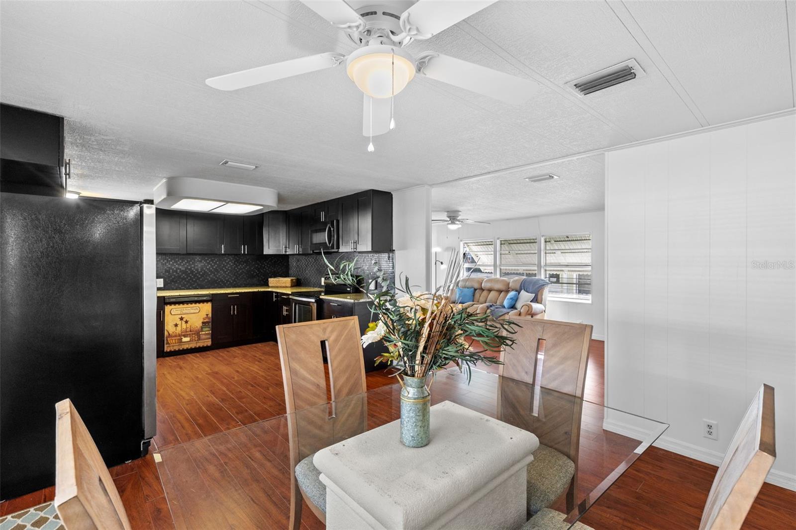 Image 6 of 52 For 245 Pelican Drive N