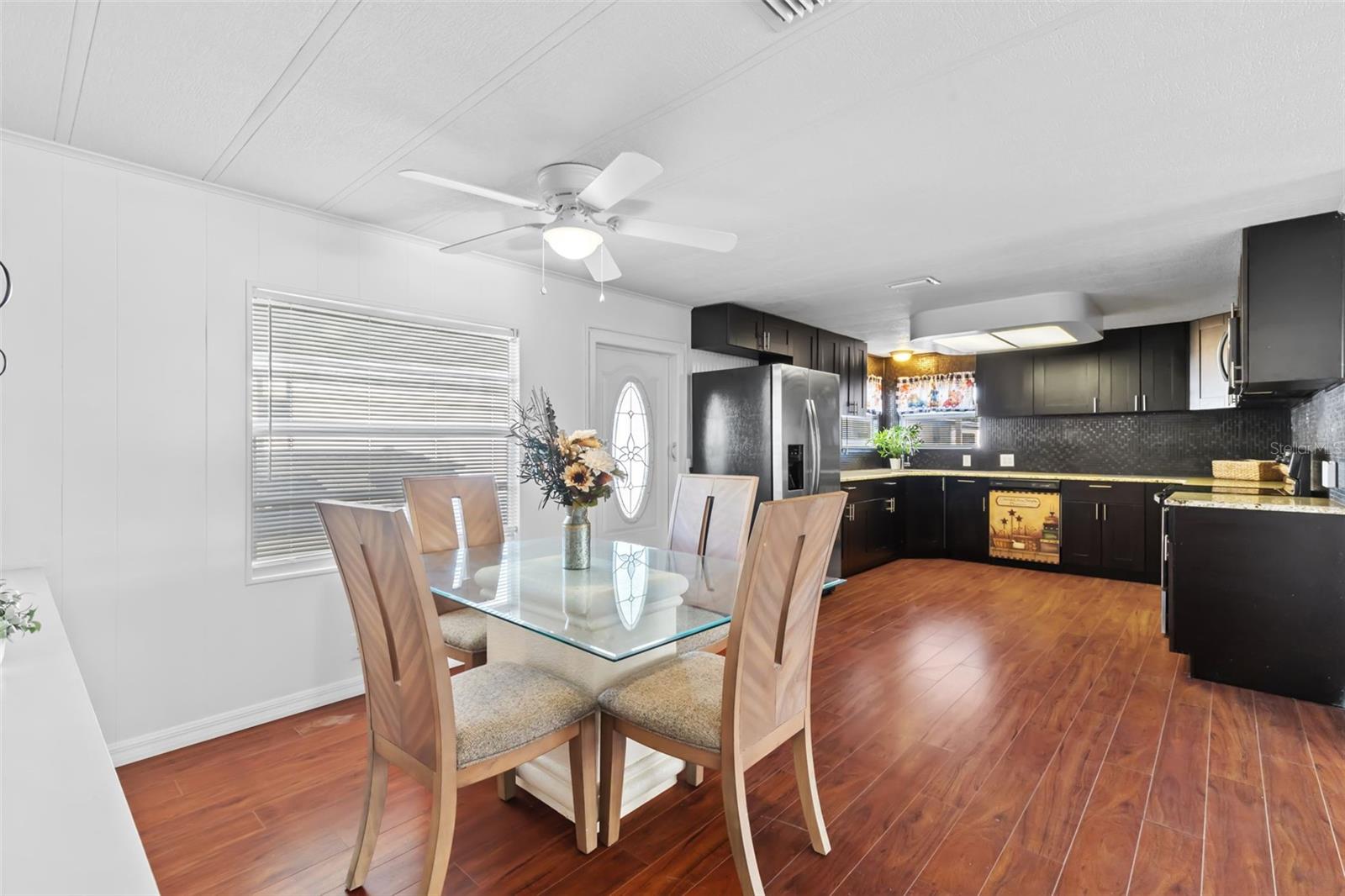 Image 7 of 52 For 245 Pelican Drive N