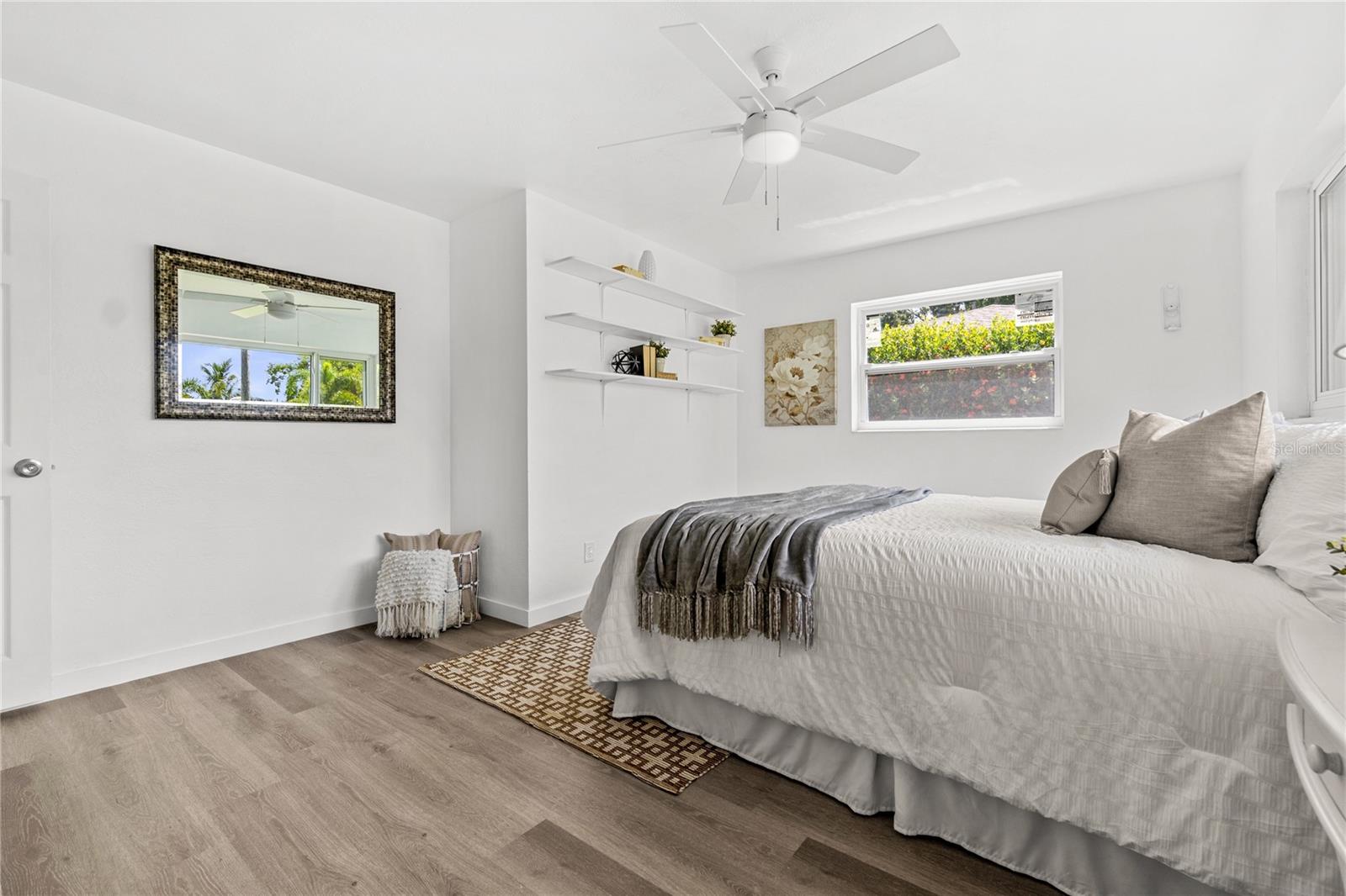 Listing photo id 10 for 5285 32nd Avenue N