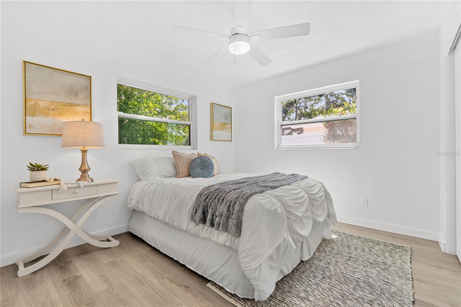 Listing photo id 11 for 5285 32nd Avenue N