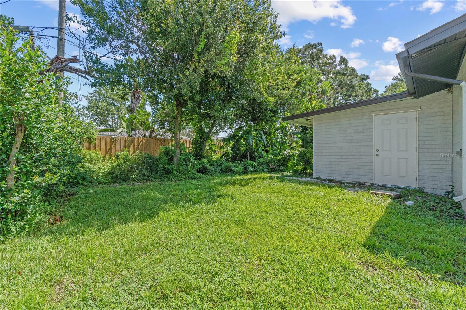 Listing photo id 24 for 5285 32nd Avenue N