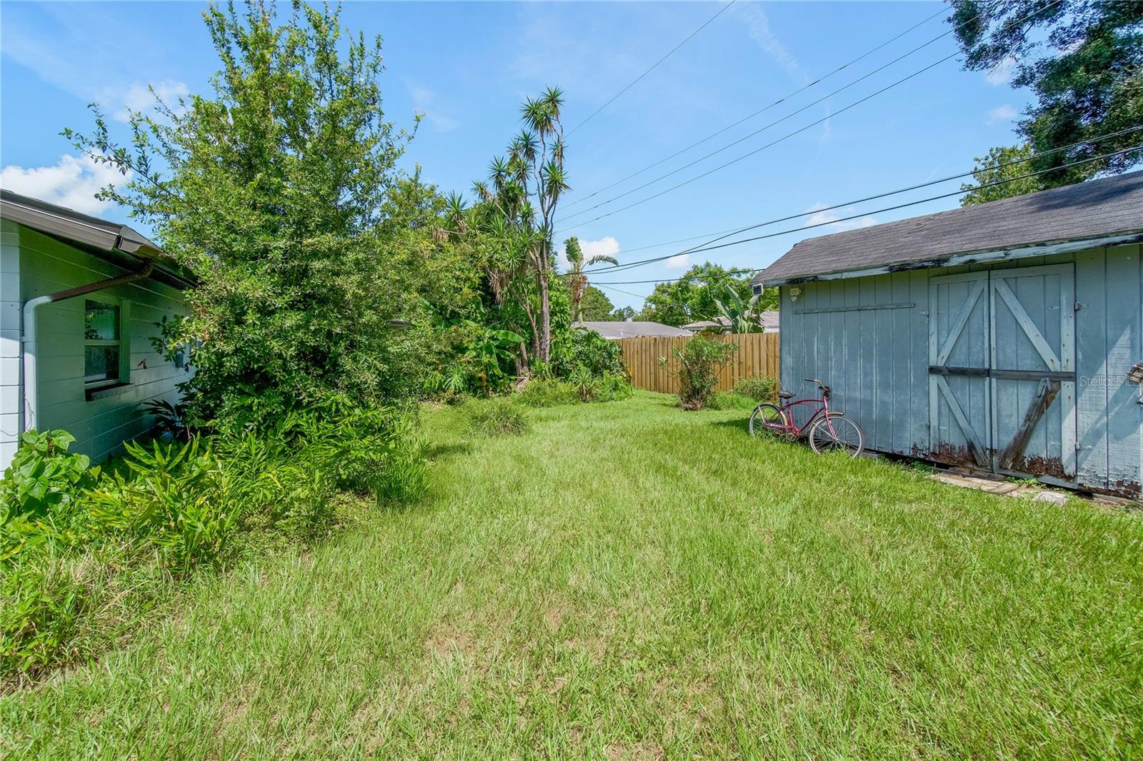 Listing photo id 26 for 5285 32nd Avenue N
