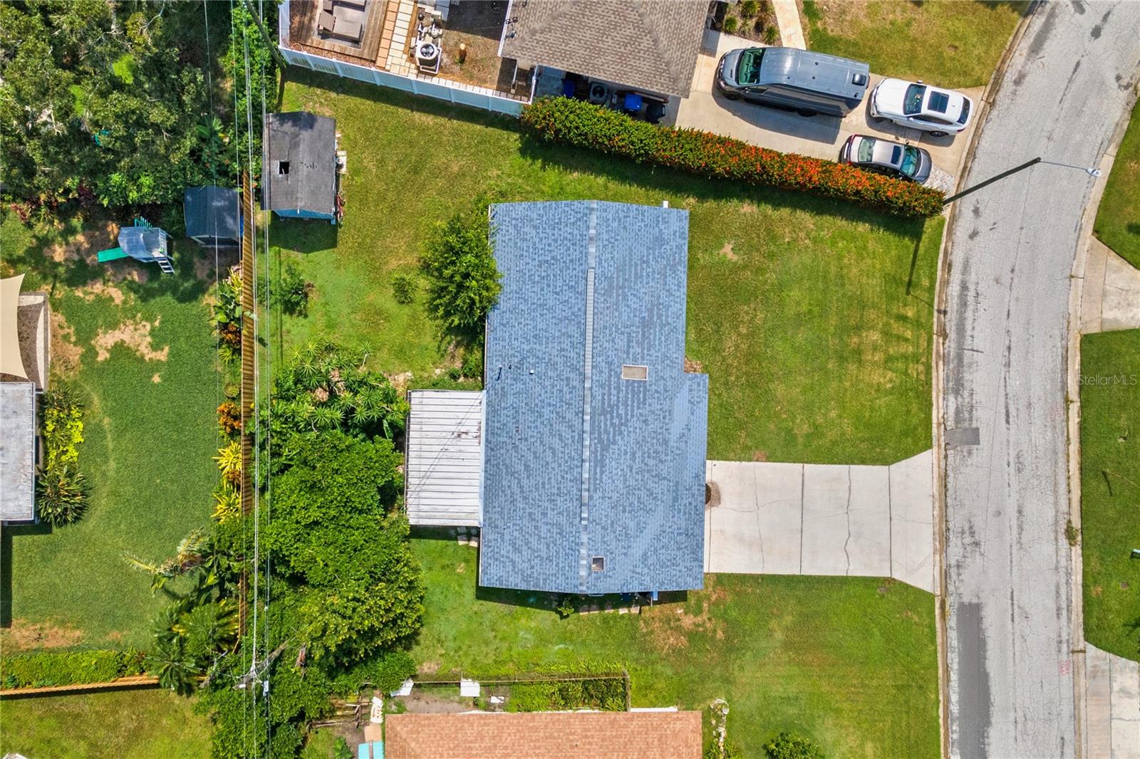Listing photo id 1 for 5285 32nd Avenue N