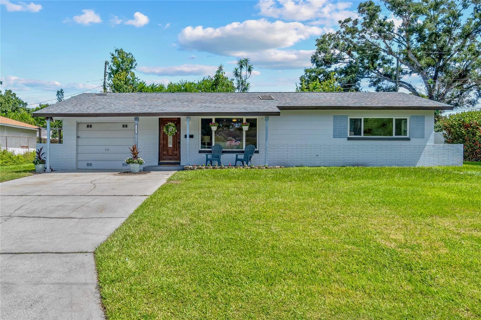 Listing photo id 2 for 5285 32nd Avenue N