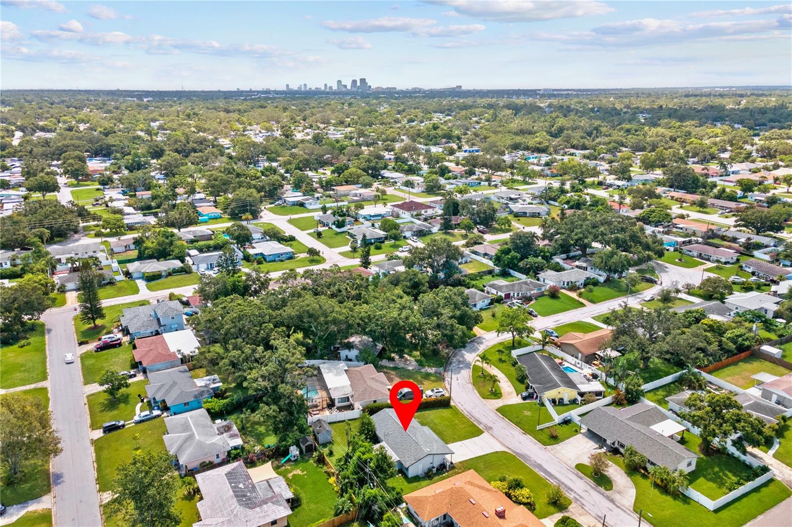 Listing photo id 4 for 5285 32nd Avenue N