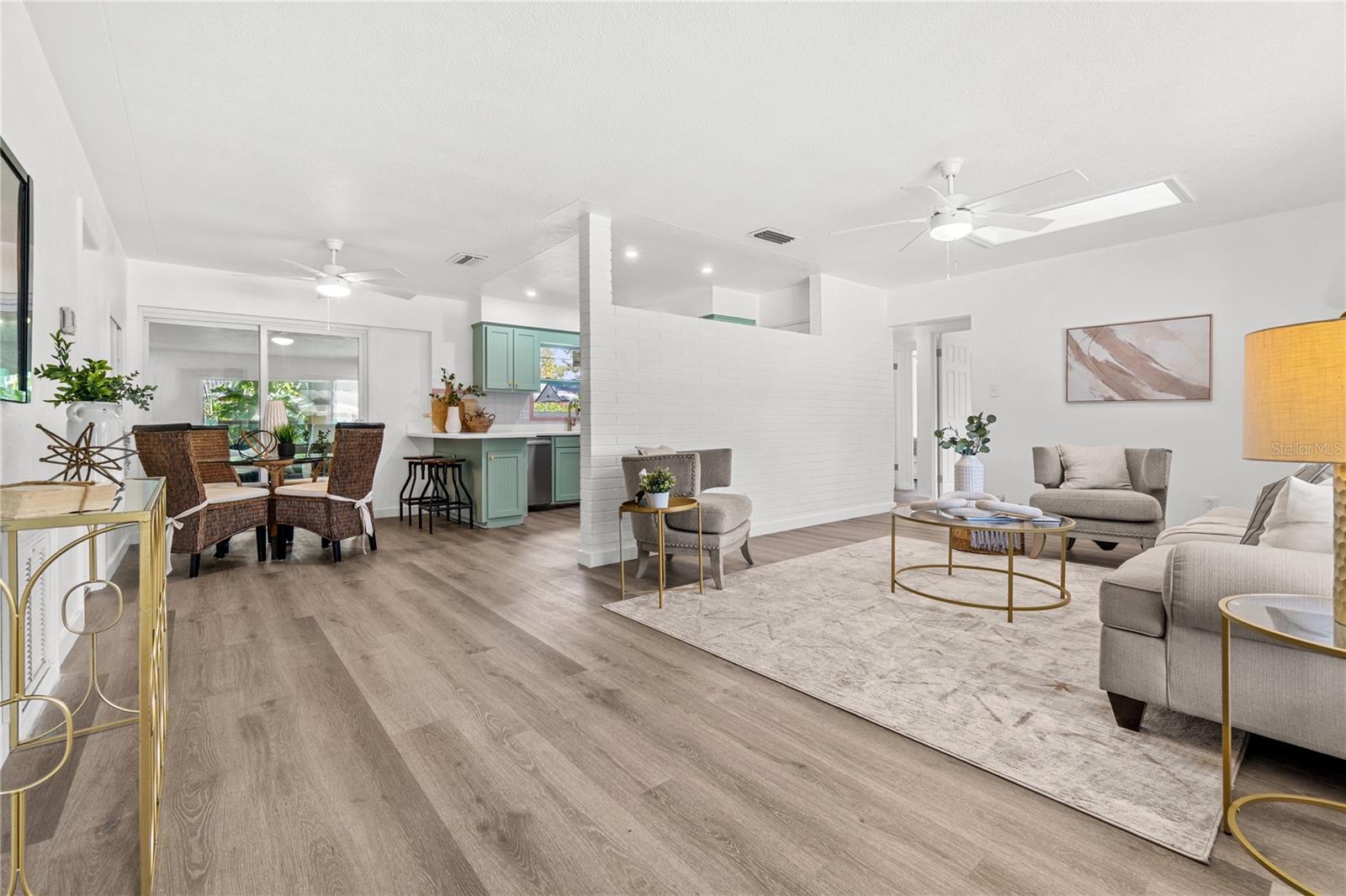 Listing photo id 5 for 5285 32nd Avenue N