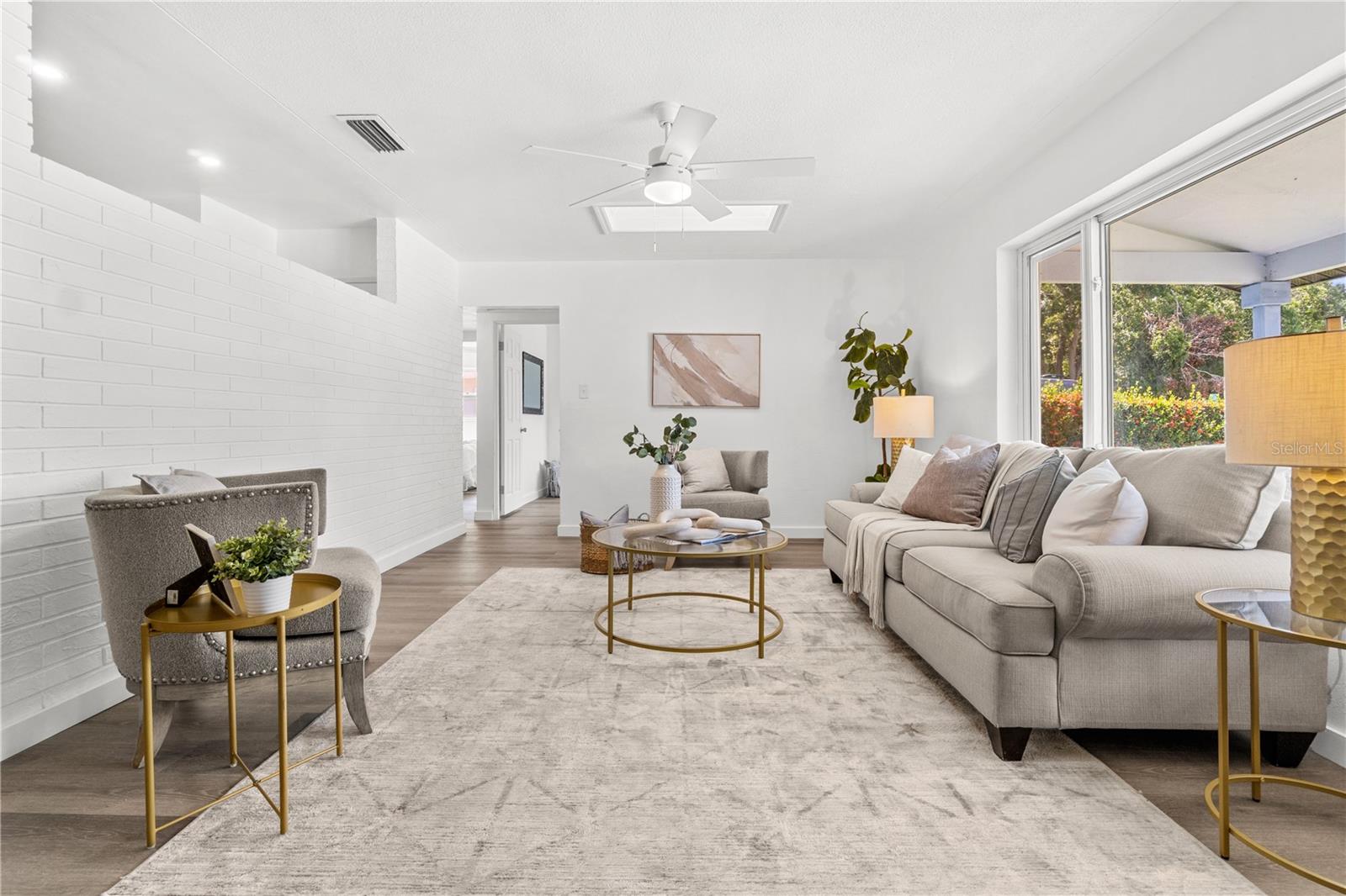 Listing photo id 7 for 5285 32nd Avenue N