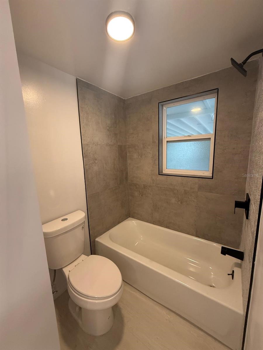 Image 11 of 26 For 2148 Dover Avenue