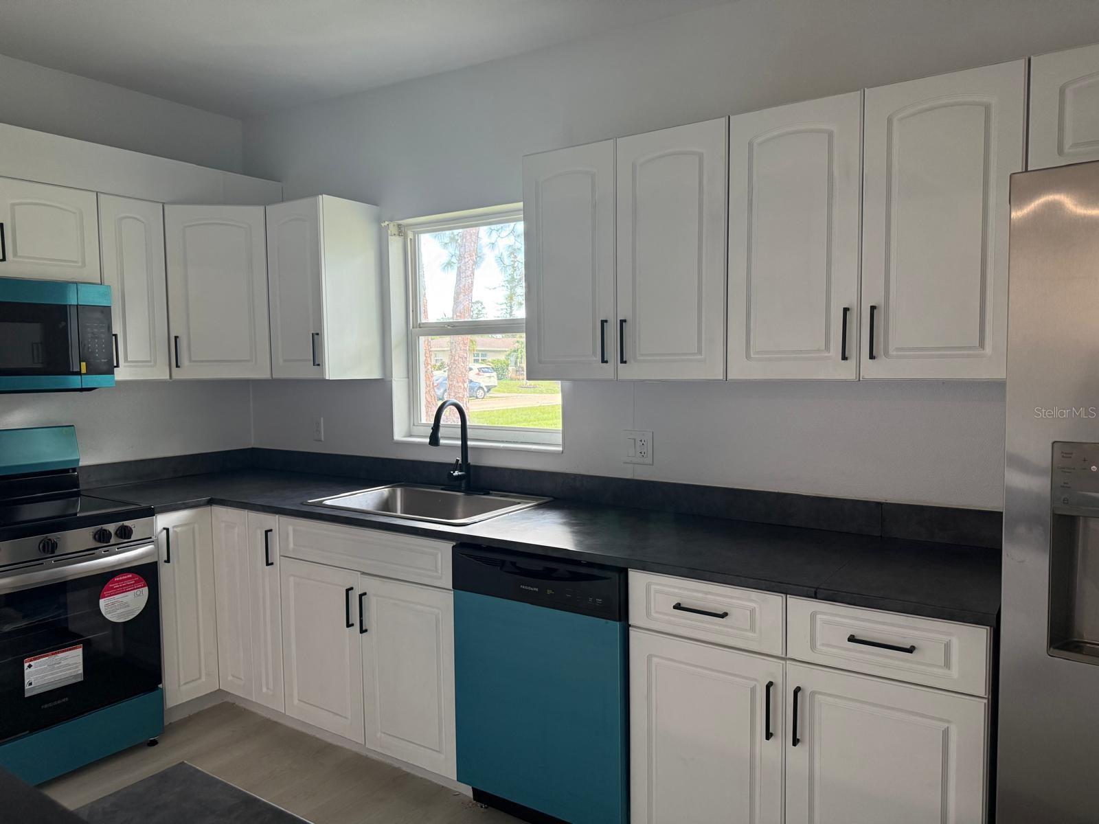 Image 4 of 26 For 2148 Dover Avenue