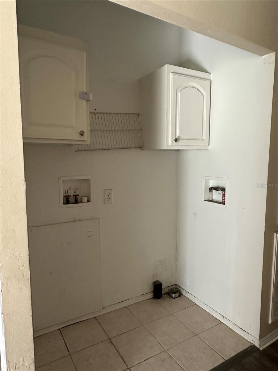 Image 11 of 21 For 12408 Elnora Drive
