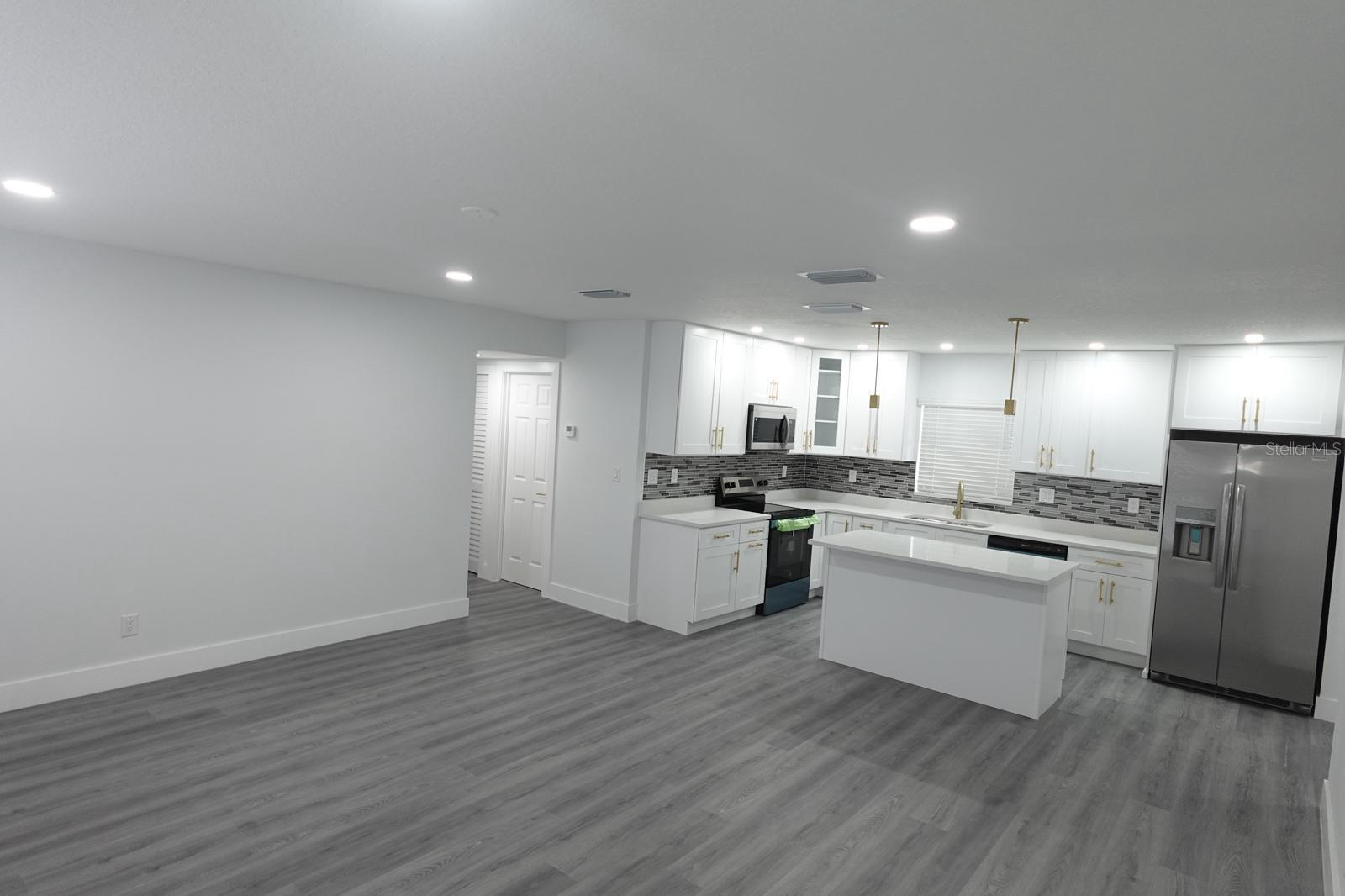 Image 7 of 61 For 125 Arkwright Drive