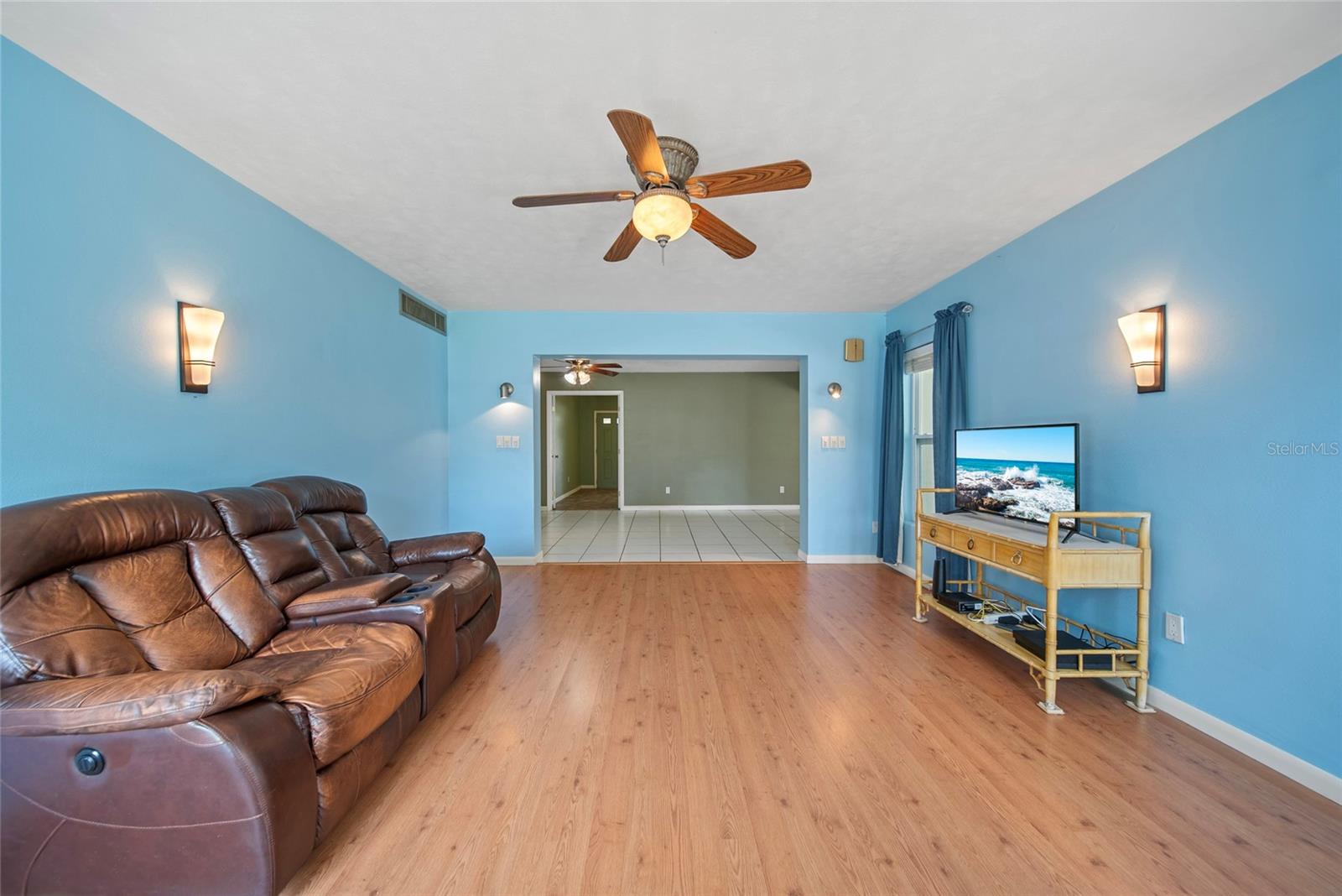 Image 15 of 38 For 806 Hercules Avenue