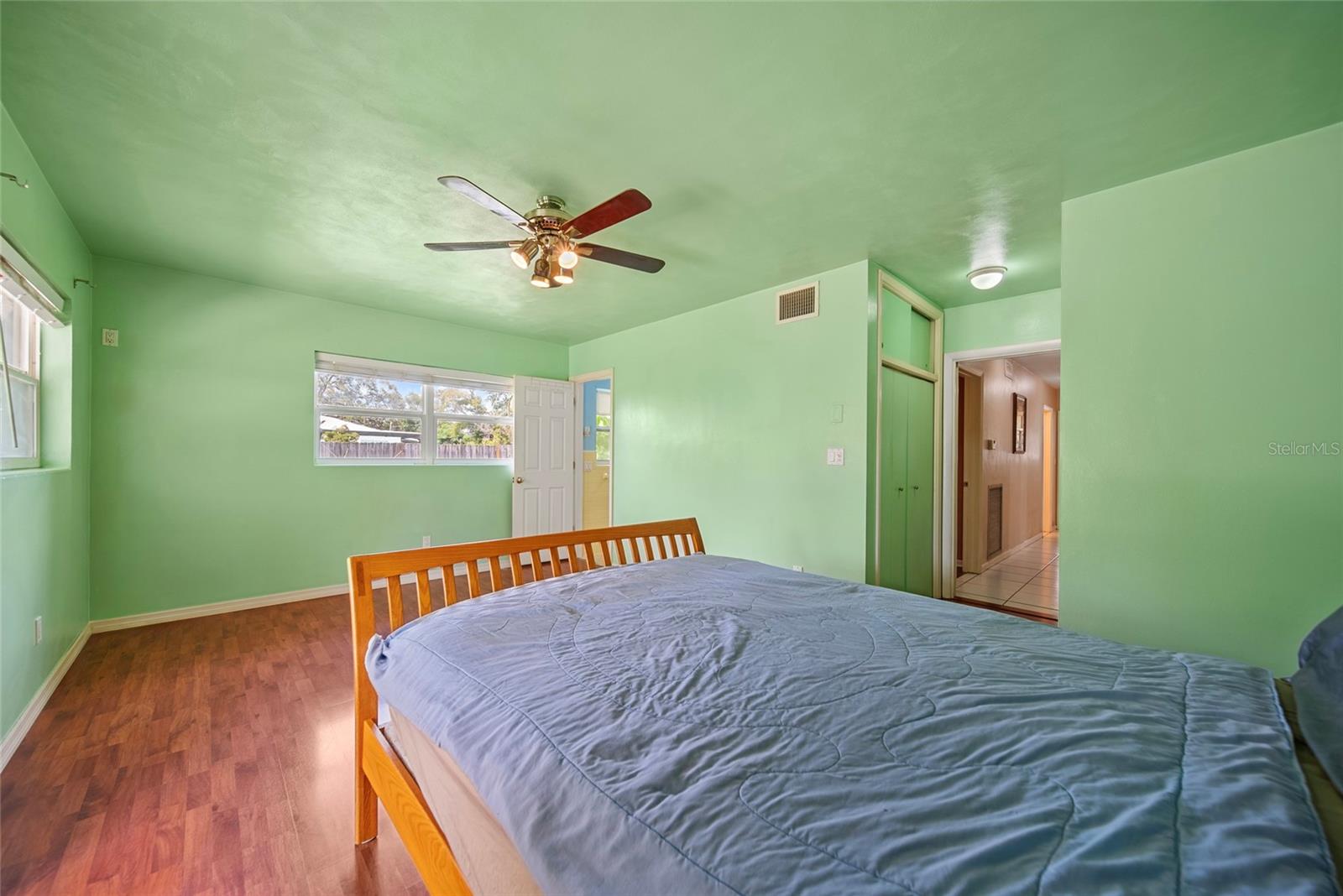 Image 19 of 38 For 806 Hercules Avenue