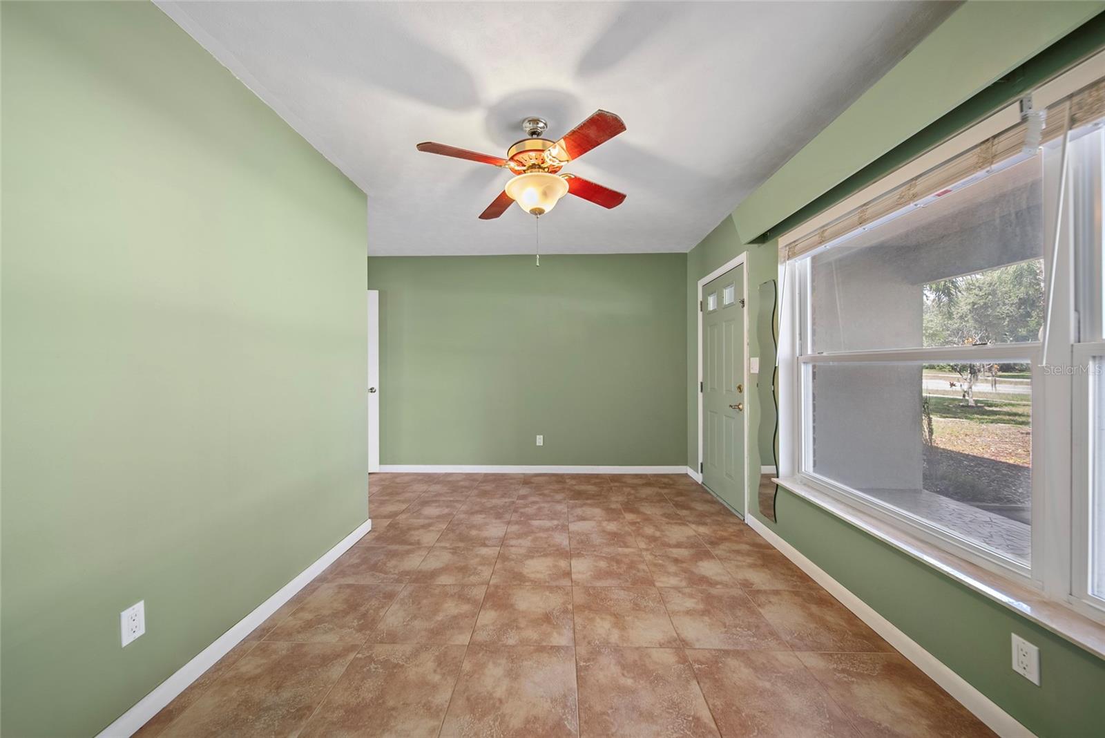 Image 6 of 38 For 806 Hercules Avenue