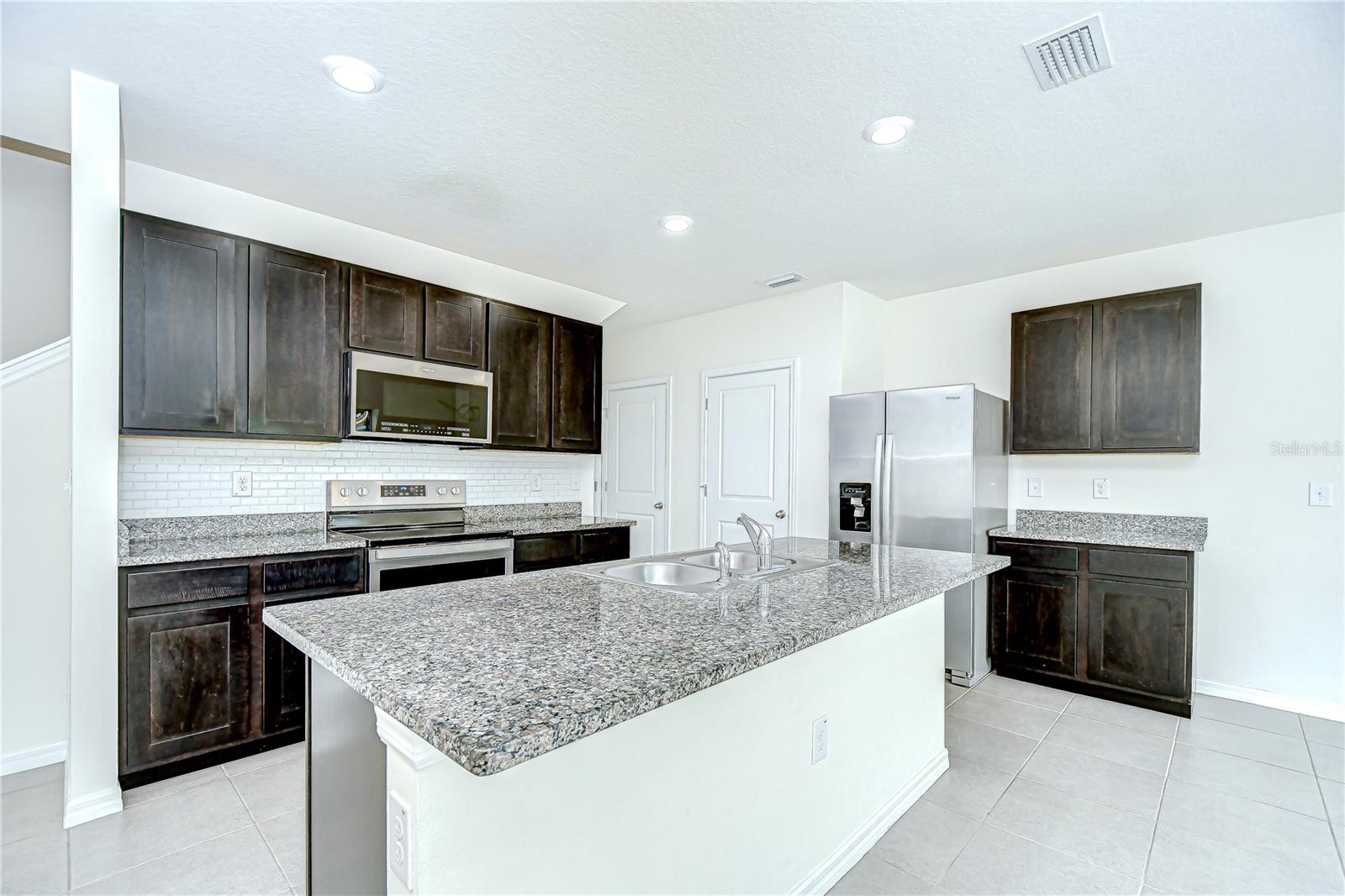 Image 11 of 32 For 1382 Crescent Hoop Way