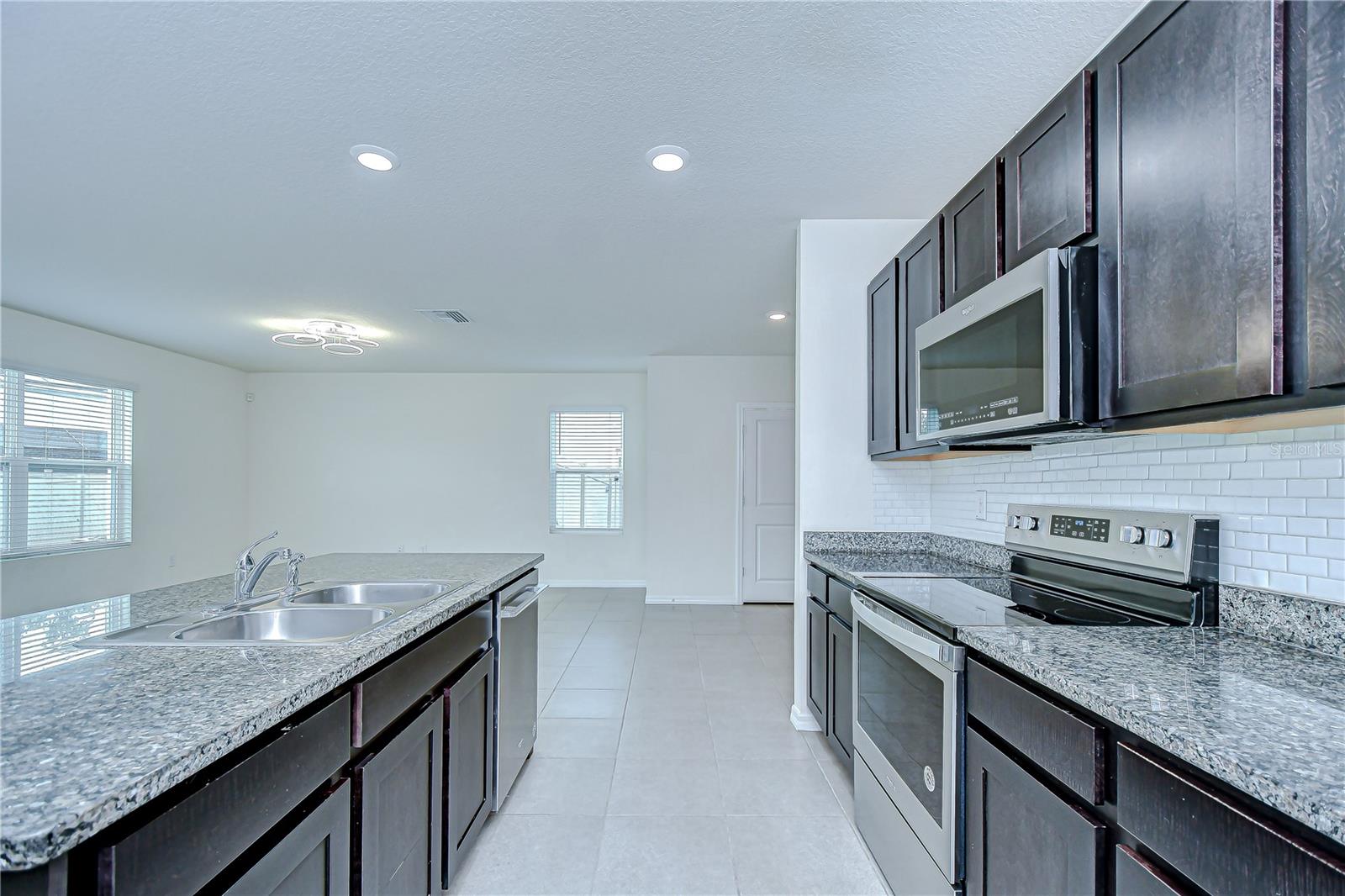 Image 12 of 32 For 1382 Crescent Hoop Way