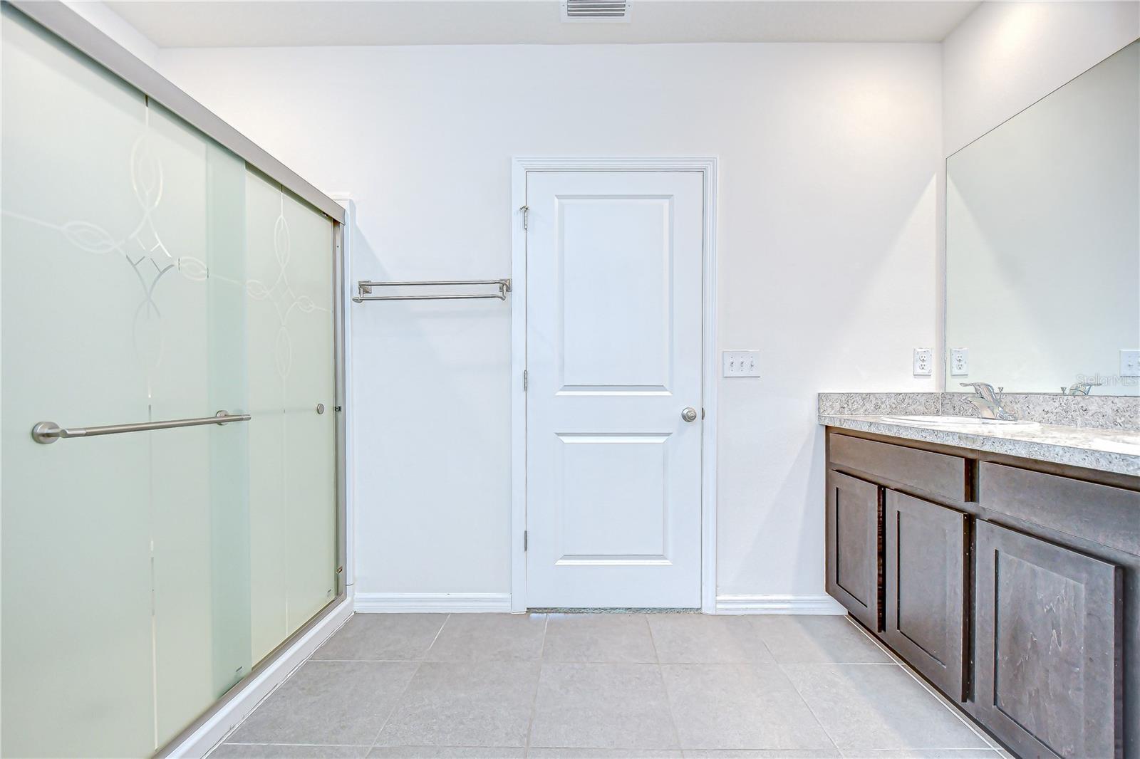 Image 17 of 32 For 1382 Crescent Hoop Way
