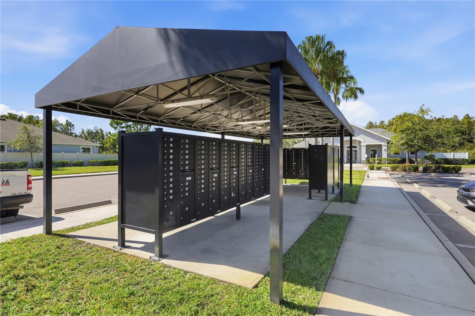 Image 33 of 38 For 1382 Crescent Hoop Way