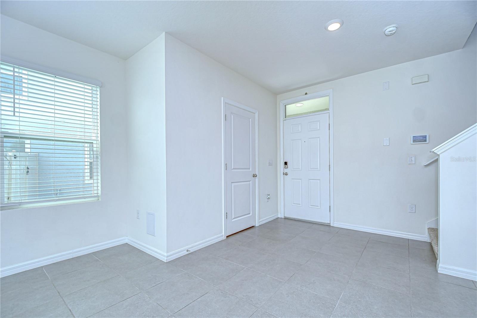 Image 6 of 32 For 1382 Crescent Hoop Way