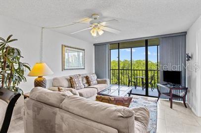 Image 14 of 39 For 900 Cove Cay Drive 2d