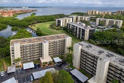 Image 30 of 39 For 900 Cove Cay Drive 2d
