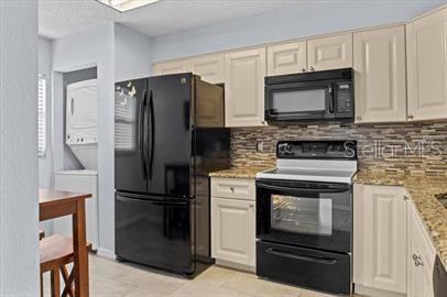 Image 6 of 39 For 900 Cove Cay Drive 2d