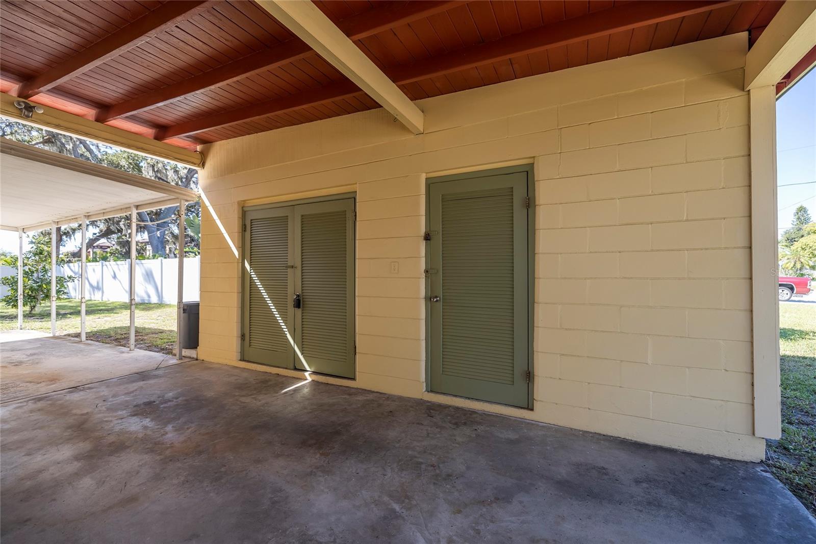 Image 14 of 21 For 10256 51st Avenue N