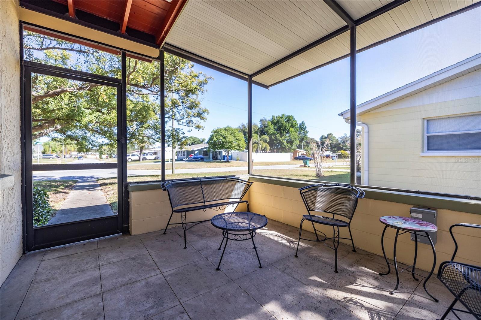 Image 4 of 21 For 10256 51st Avenue N