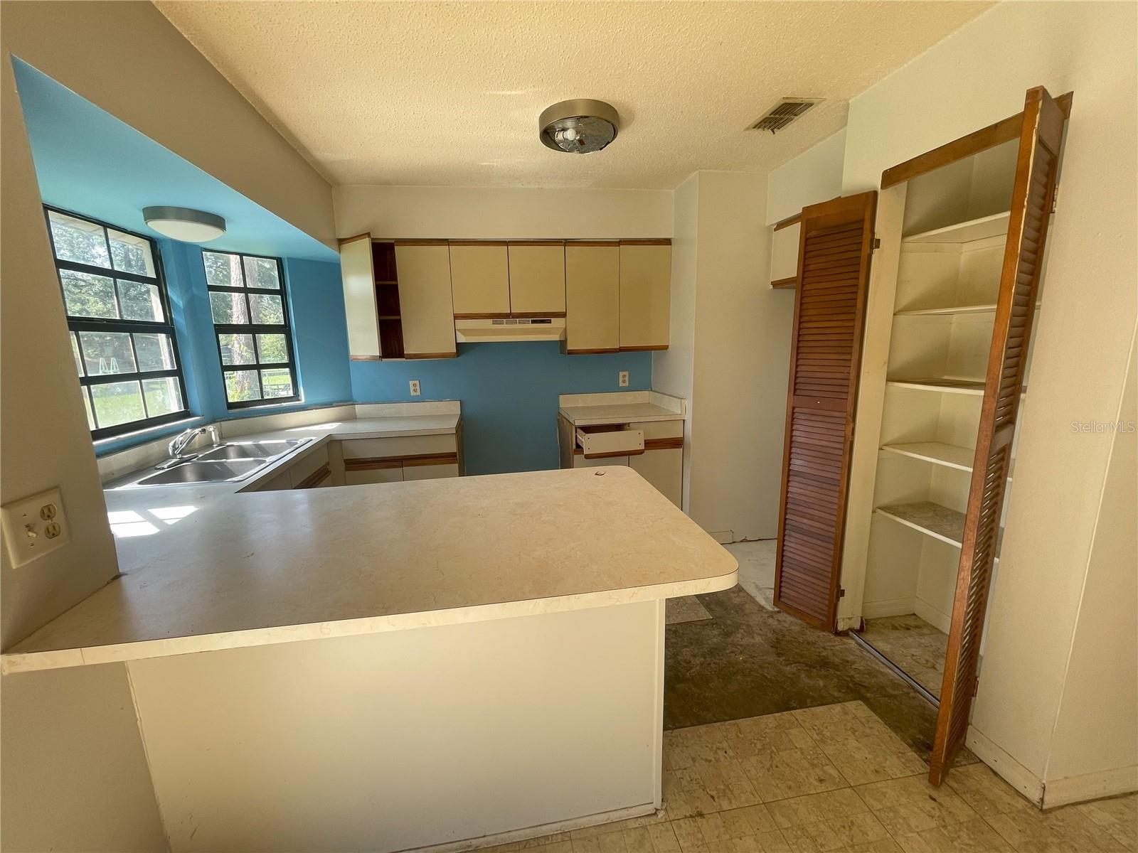 Image 7 of 21 For 12155 96th Terrace