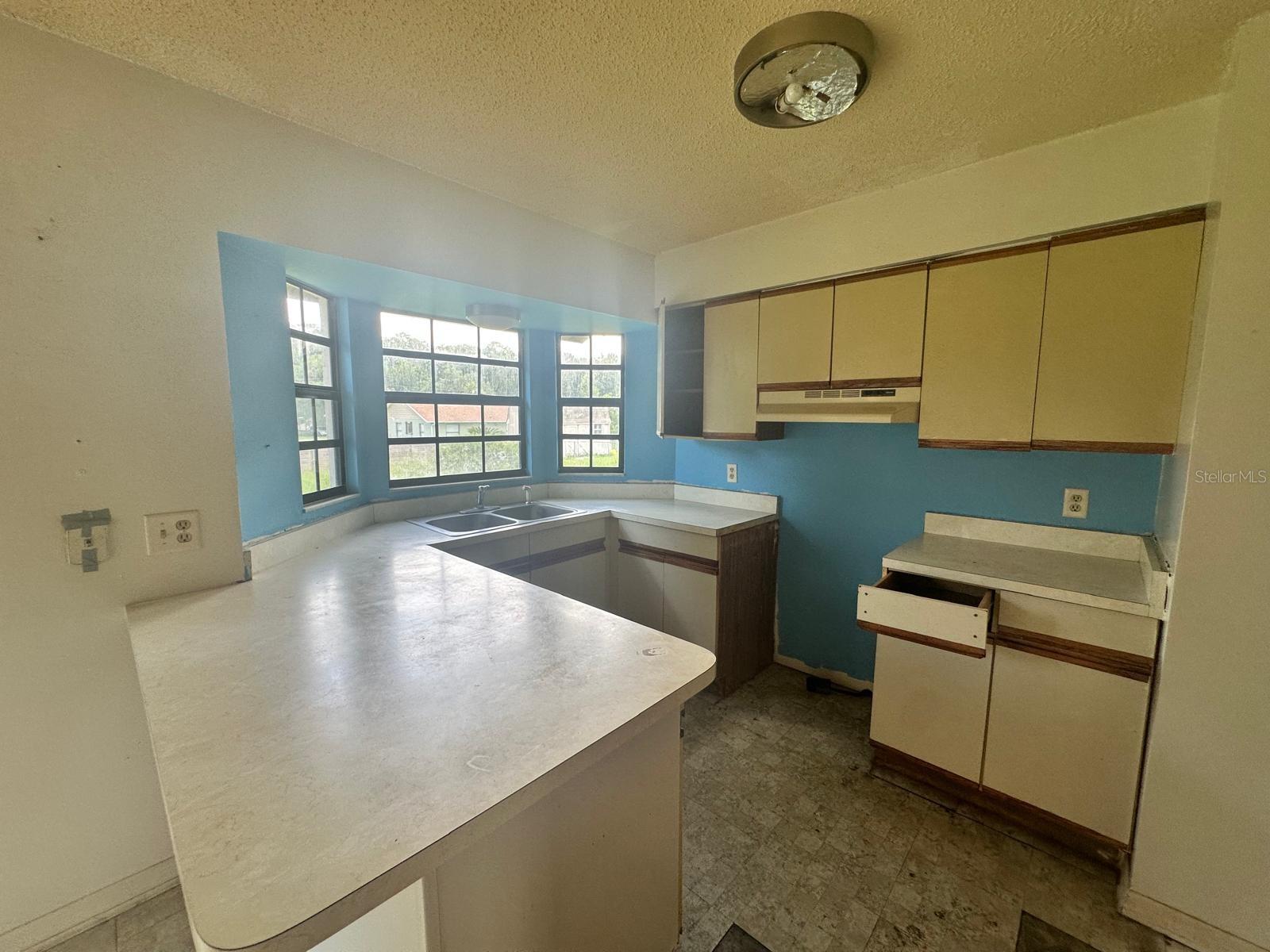 Image 8 of 21 For 12155 96th Terrace