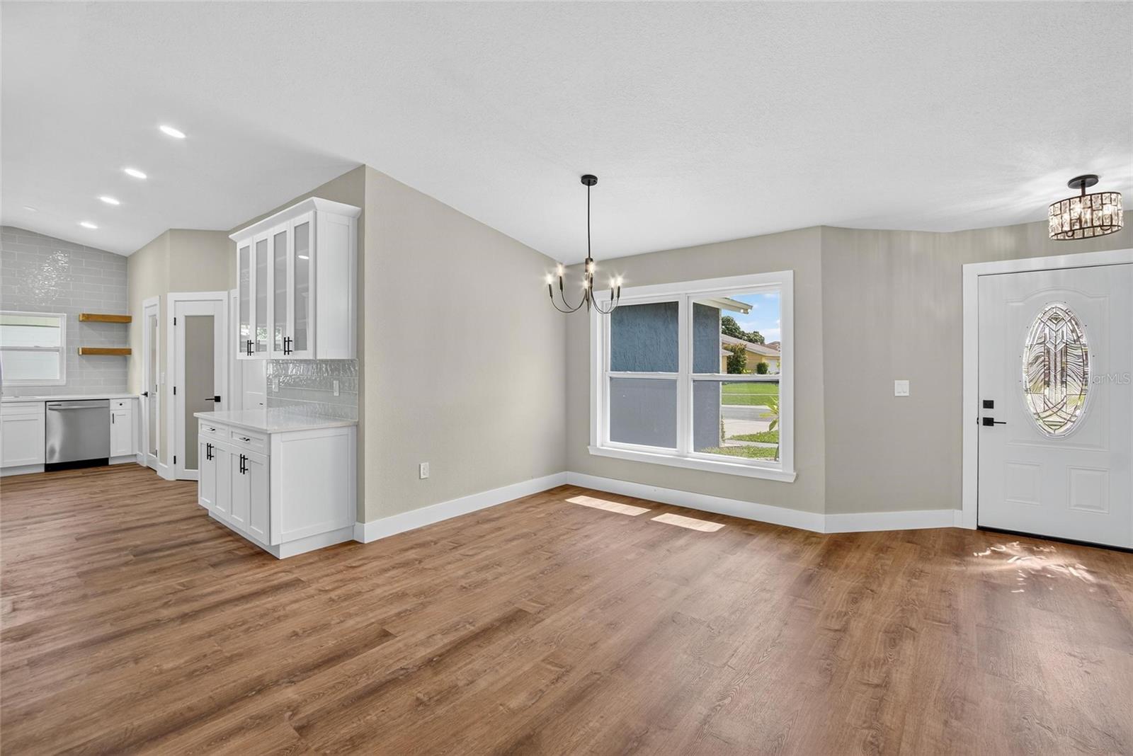 Image 11 of 91 For 747 Stillview Circle
