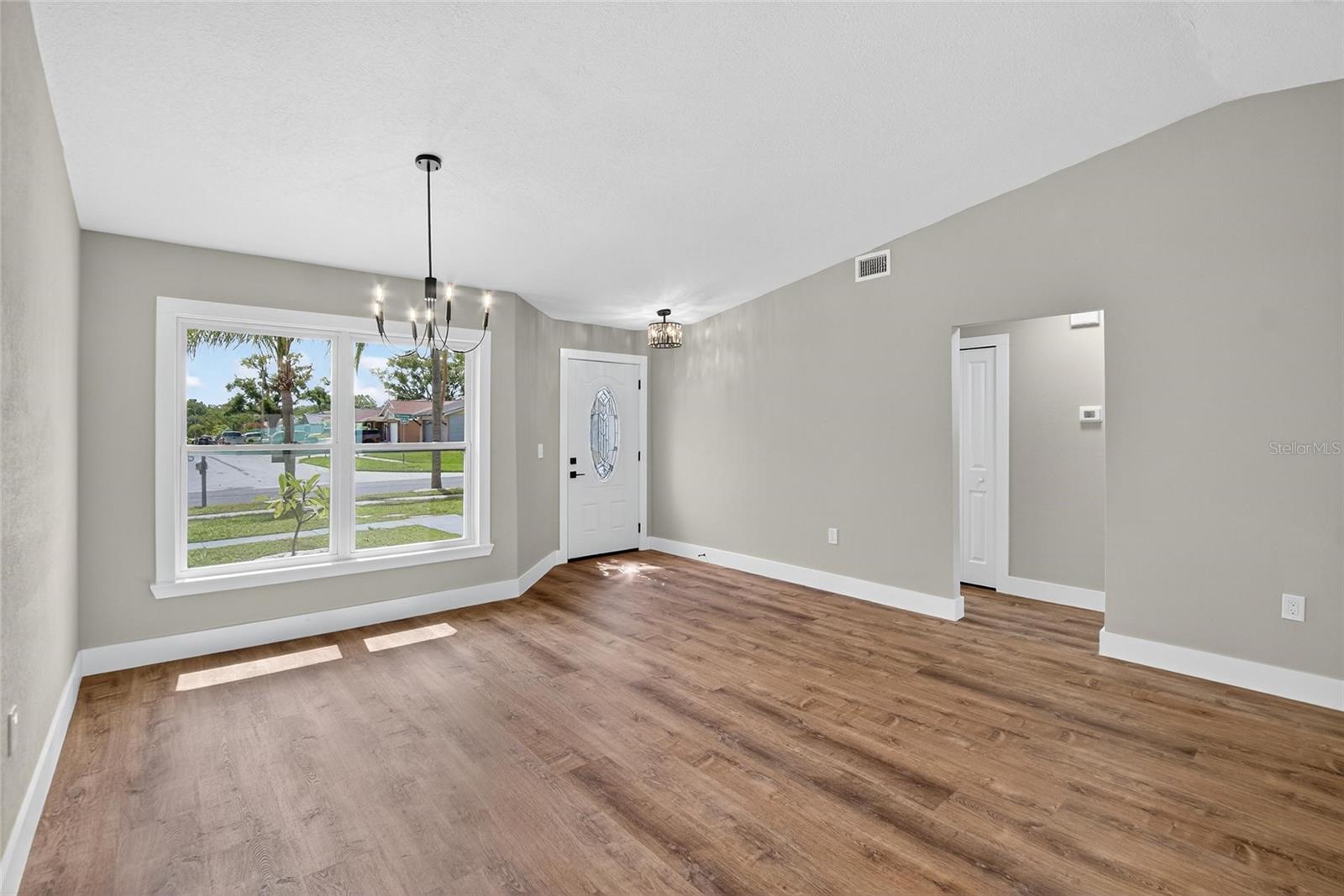 Image 12 of 91 For 747 Stillview Circle