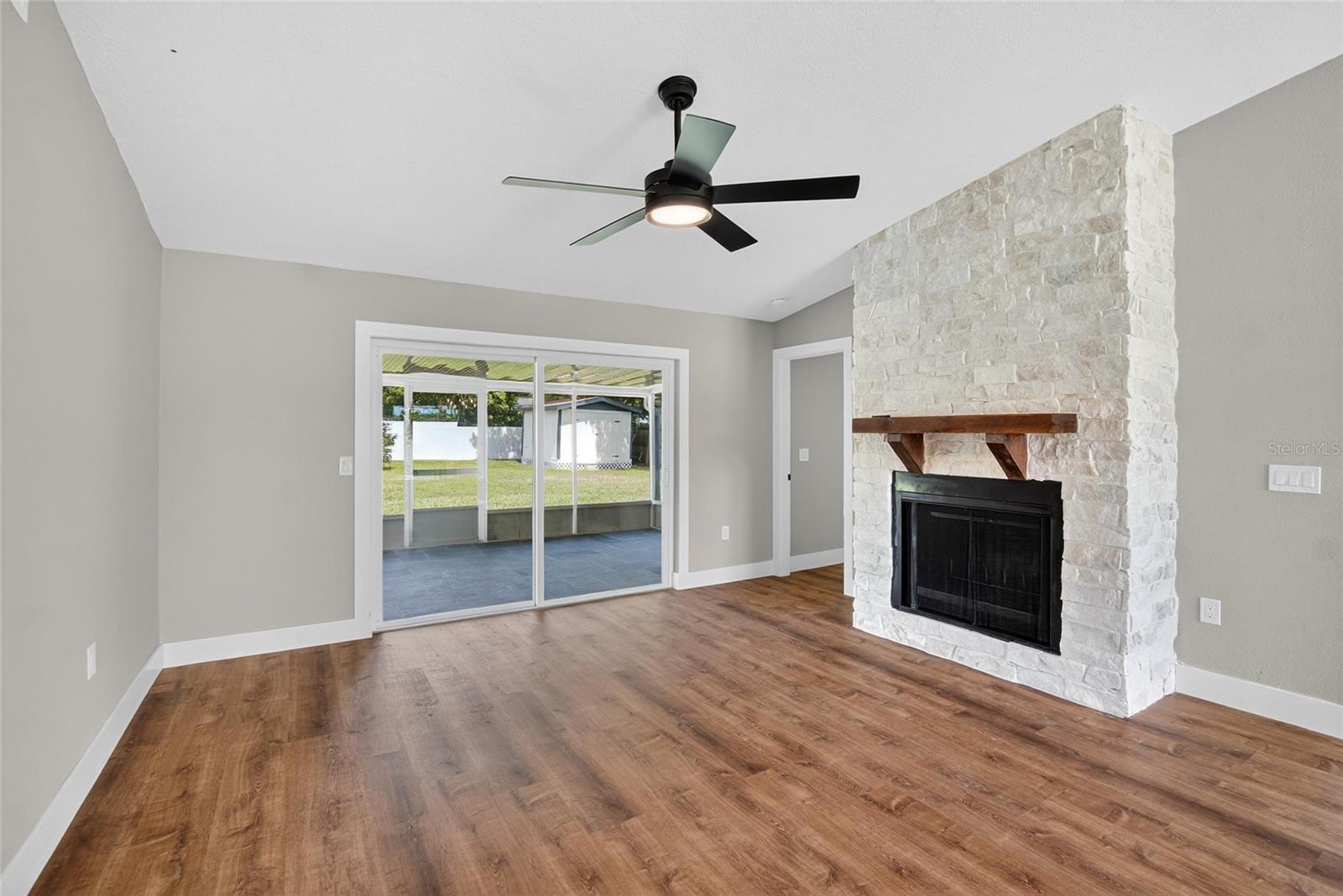 Image 15 of 91 For 747 Stillview Circle