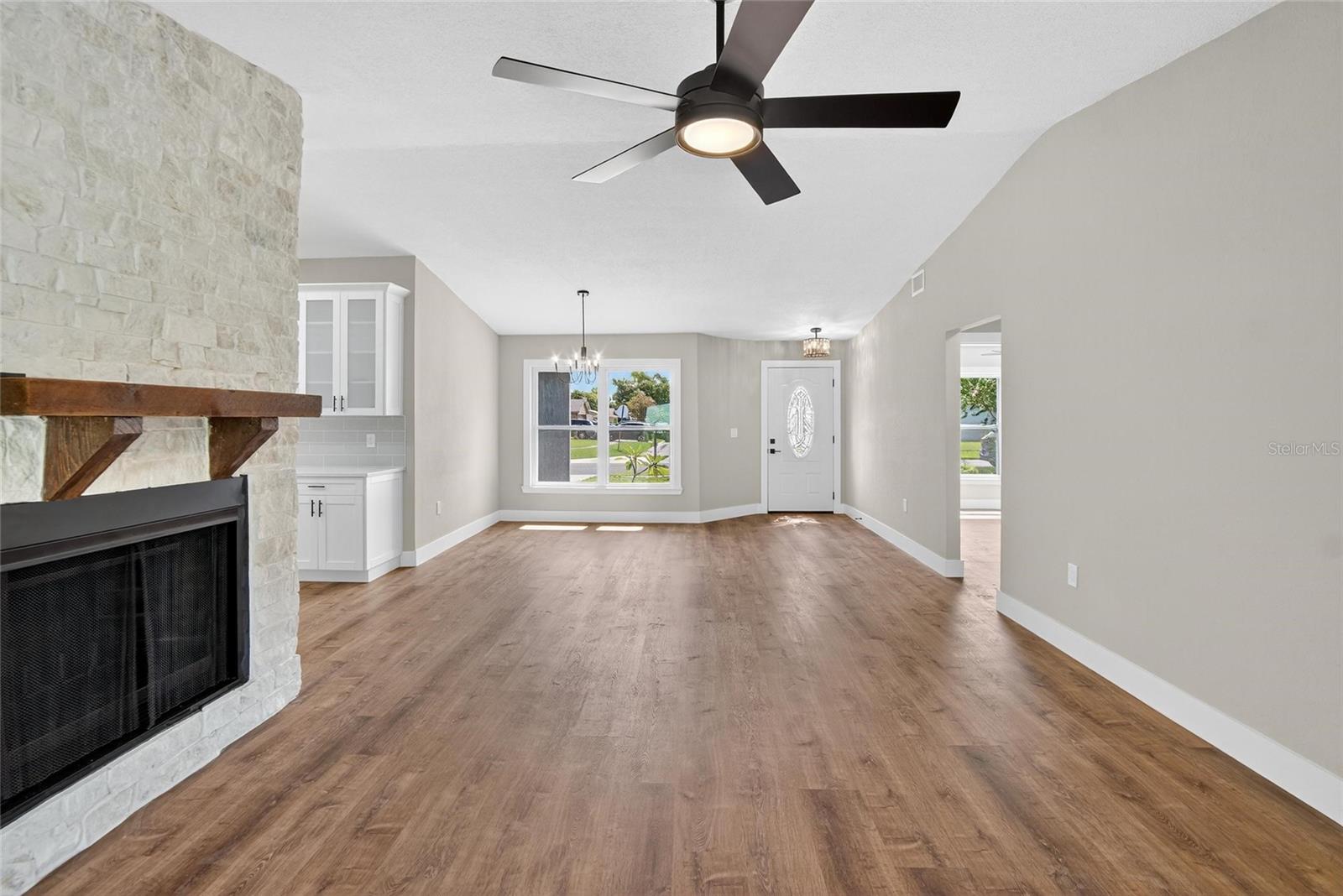 Image 17 of 91 For 747 Stillview Circle