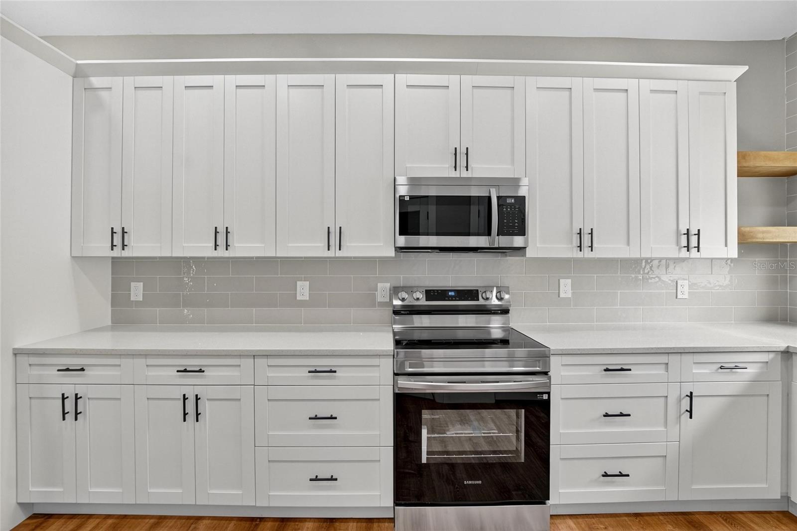 Image 23 of 91 For 747 Stillview Circle
