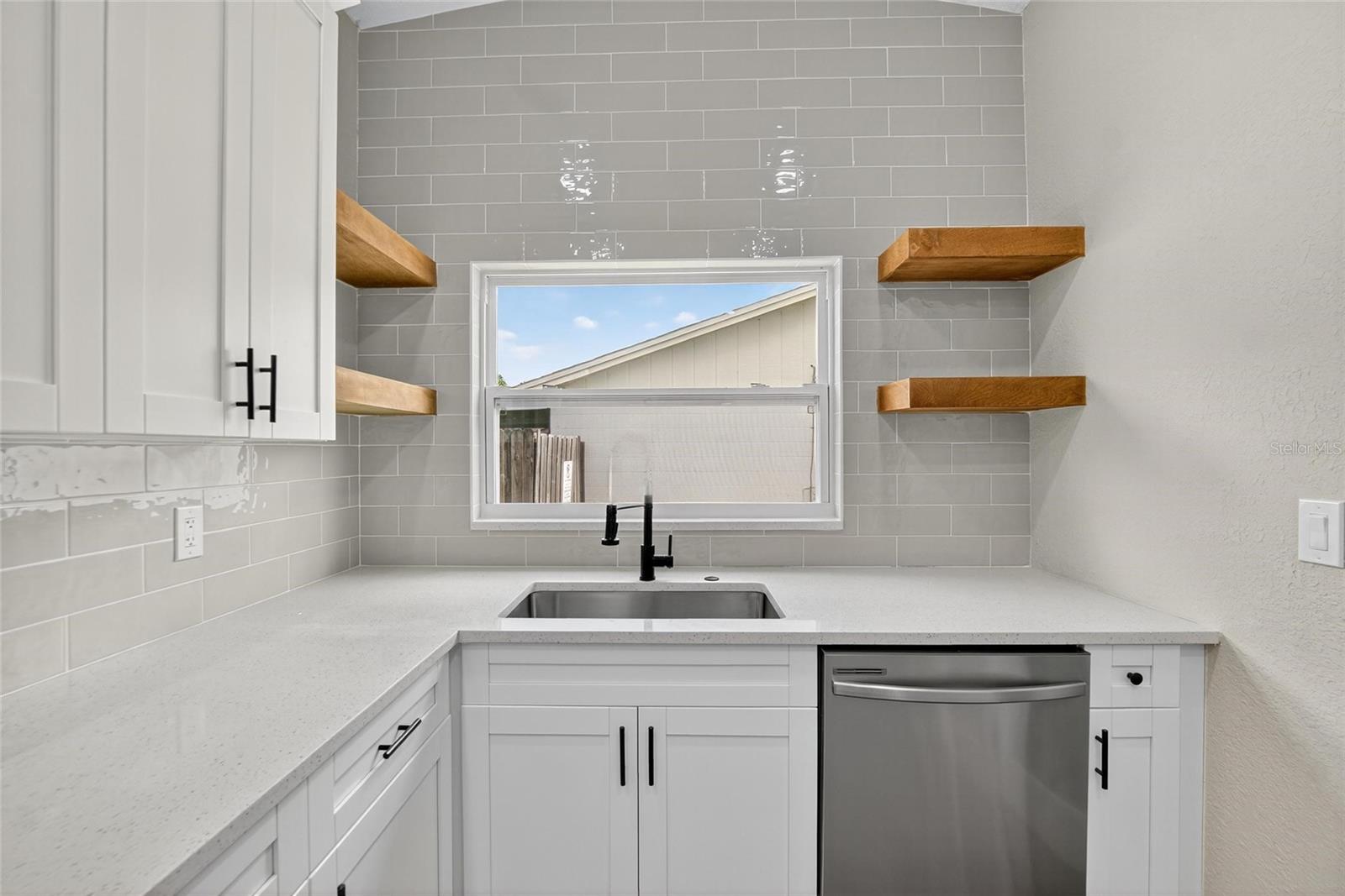 Image 27 of 91 For 747 Stillview Circle