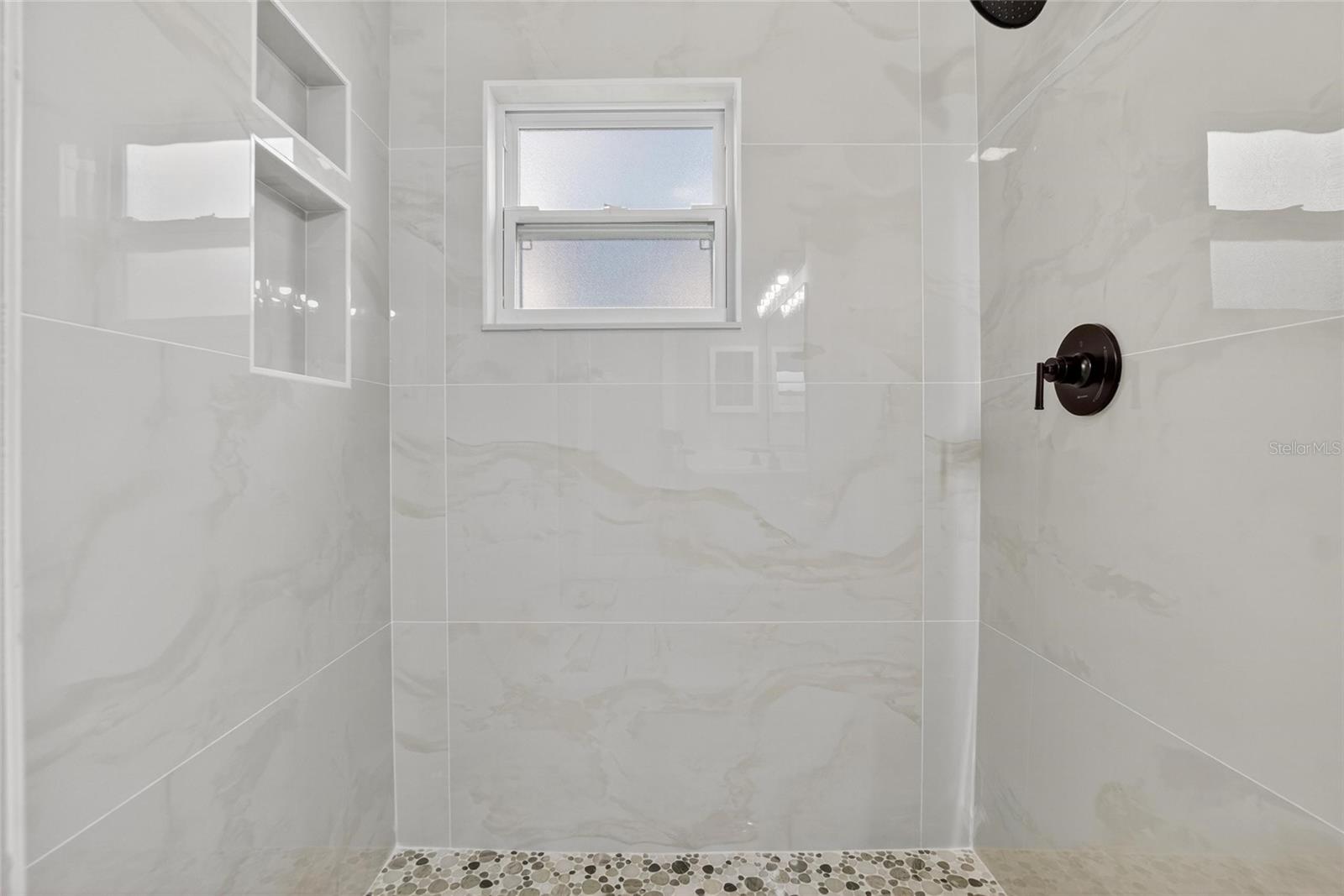 Image 36 of 91 For 747 Stillview Circle
