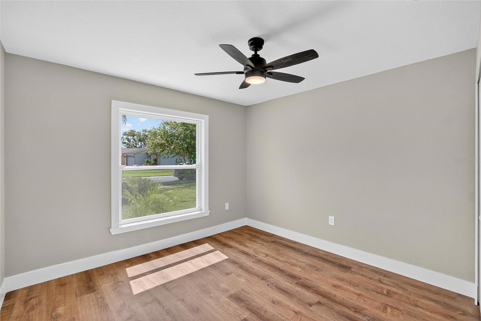 Image 47 of 91 For 747 Stillview Circle