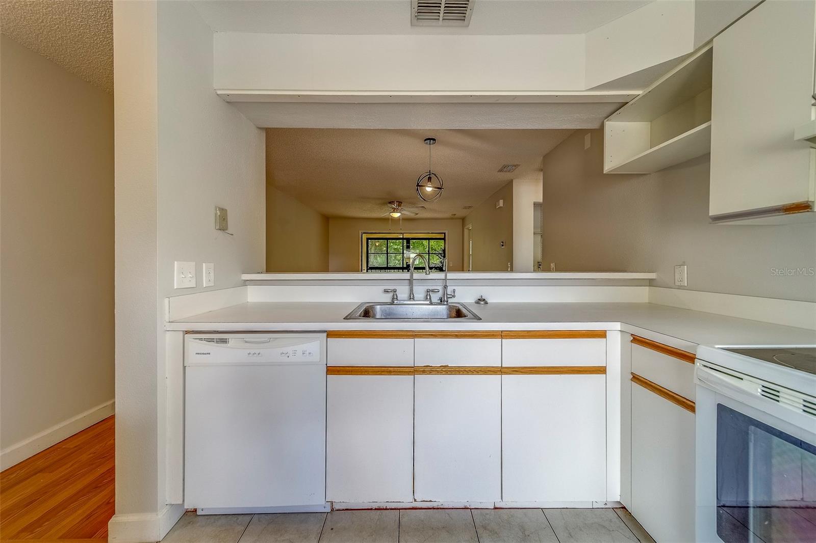 Image 11 of 78 For 3001 58th Avenue S 904