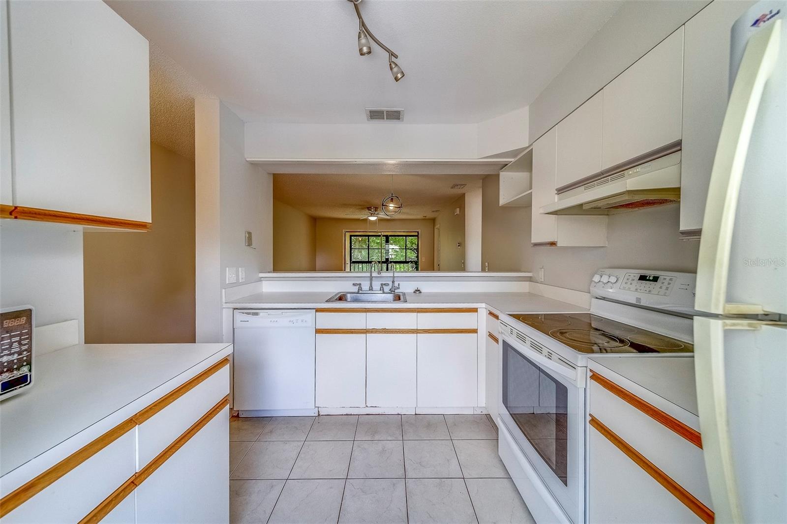 Image 9 of 78 For 3001 58th Avenue S 904