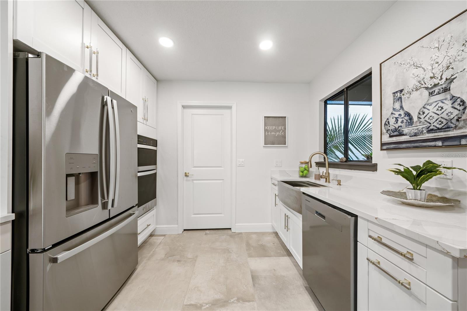 Image 19 of 96 For 8304 Palma Vista Lane