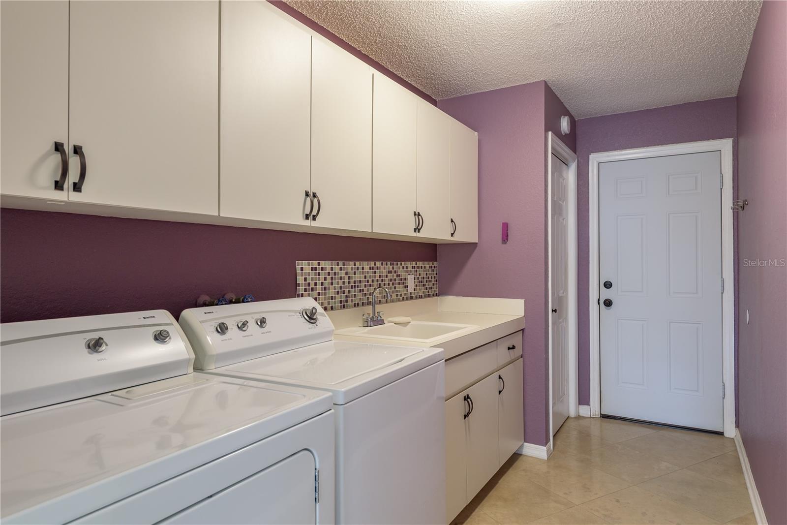 Image 18 of 38 For 9223 Bonnie Cove Drive